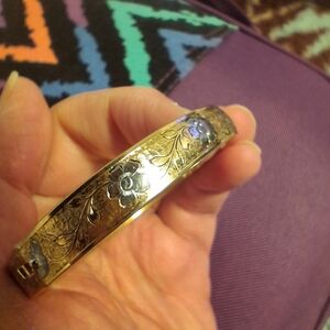 ​✨ VINTAGE TRI-TONE ETCHED FLORAL BANGLE ✨